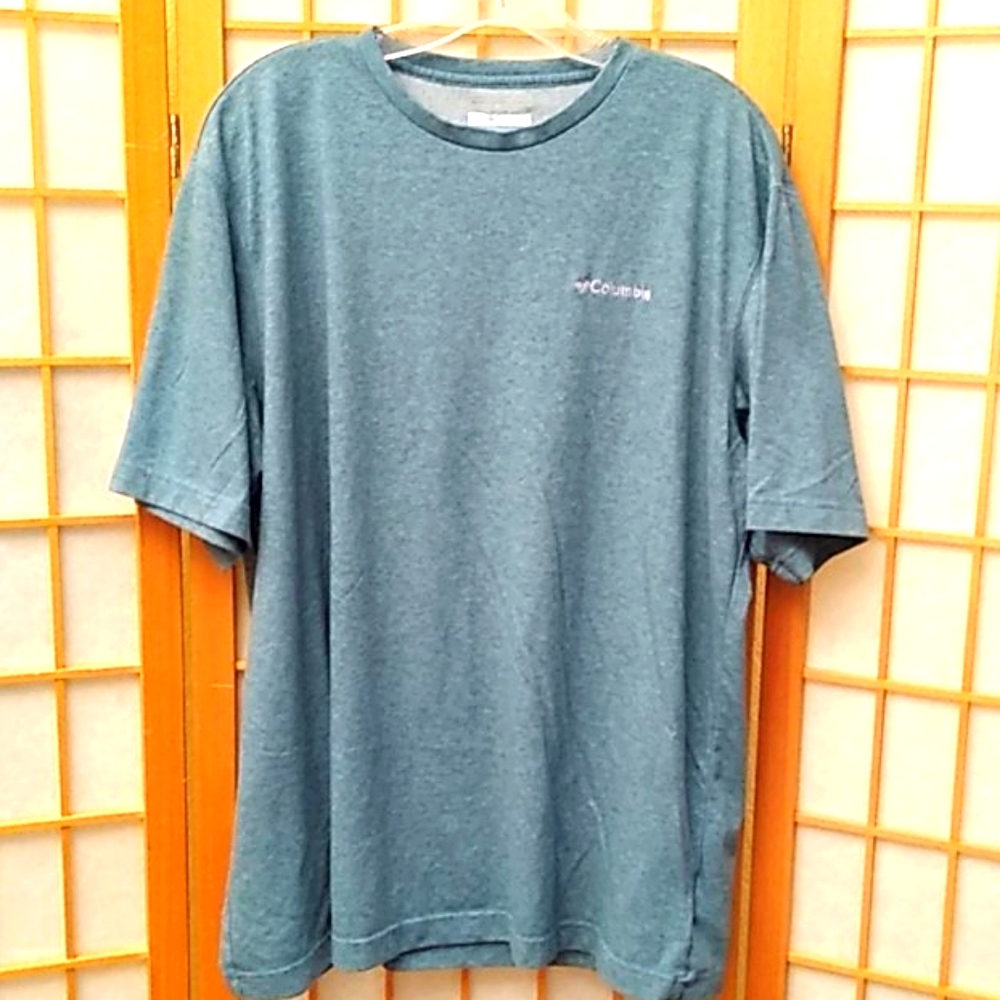 Columbia Short Sleeve t shirt